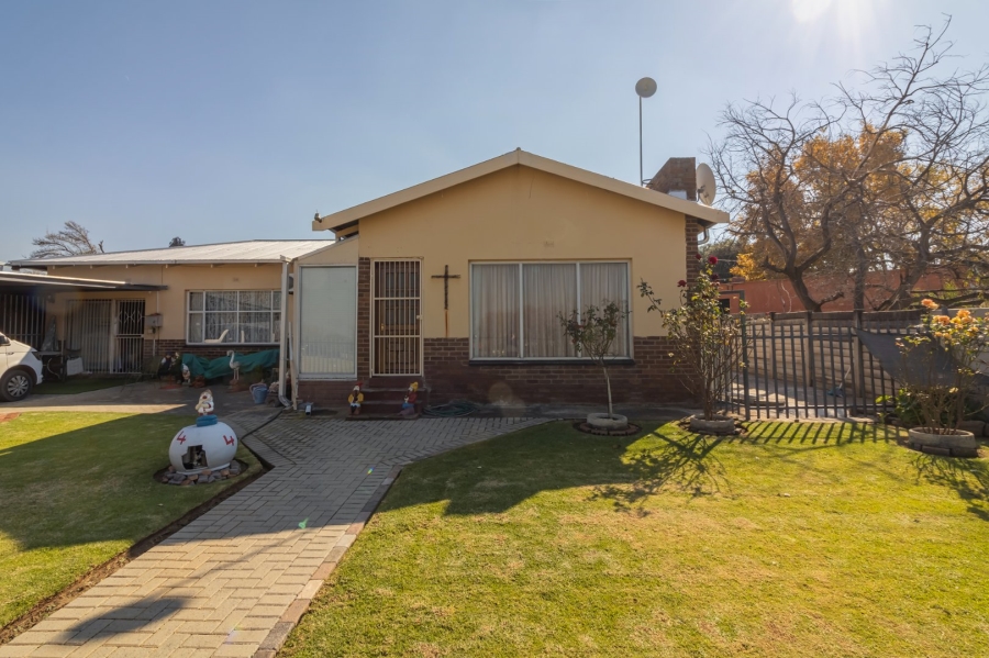 6 Bedroom Property for Sale in Morewag Free State